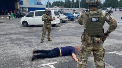 Полицейский и начальник военкомата "отмазывали" от призыва – ДБР