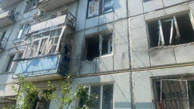 Россия обстреляла многоэтажку в Чугуеве: есть погибший и раненые