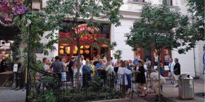 Украинский ресторанный холдинг открыл первый бар Пьяная вишня в Будапеште