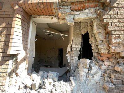 У Слов'янську окупанти обстріляли базу Червоного Хреста: фото руйнувань