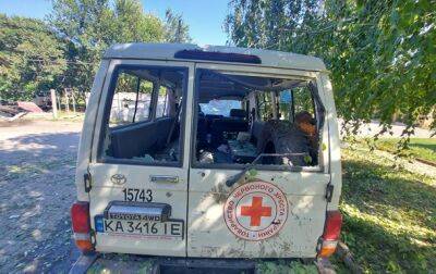 Военные РФ обстреляли базу Красного Креста в Славянске