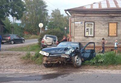 В Тверской области водитель «Лады» спровоцировал ДТП и обратился за помощью к врачам