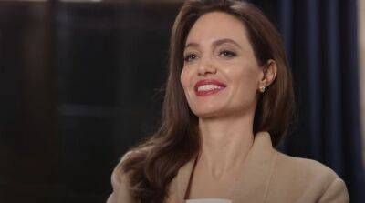 Джоли в компании близкого друга взволновала неожиданным обращением: "И заставляет меня улыбаться"