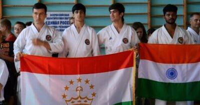 Сборная Таджикистана выиграла серебряную медаль в командных соревнованиях чемпионата мира по каратэ WKC