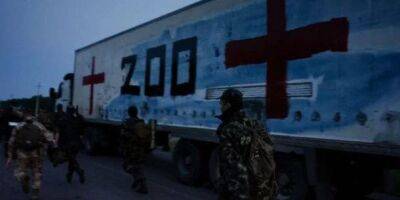 Убитых и раненых привезли КамАЗом: в Херсоне одна из больниц заполнена оккупантами — СМИ