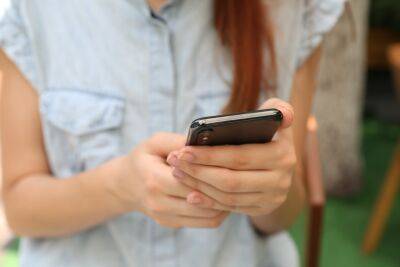 В школах России запретили использование мобильных телефонов