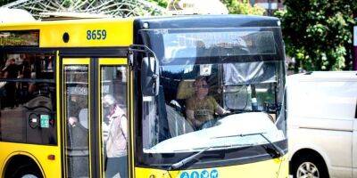 КГГА ответила на петицию об отмене остановки общественного транспорта во время тревоги