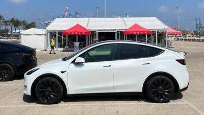 В Израиле начнутся продажи удешевленной версии кроссовера Tesla Model Y