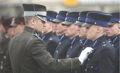 Латвия вводит военный призыв: за службу — бонусы, за уклонение — до 3-х лет тюрьмы