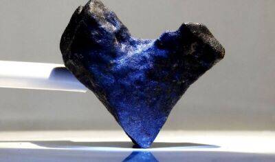 В Тюмени продают кусочек метеорита за 142 миллиона рублей
