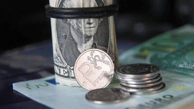 ЦБ введет допмеры для сокращения операций банков в долларах и евро