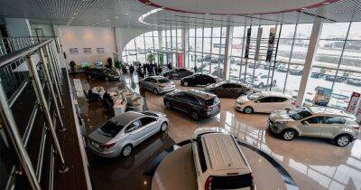 Падение продолжается: продажи новых авто в РФ обвалились в четыре раза