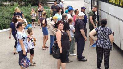 Обязательная эвакуация из Донецкой области: сколько людей уже вывезли