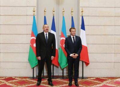 Макрон созвонился с Алиевым из-за обострения ситуации в Нагорном Карабахе