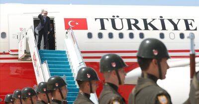 Эрдоган прилетел в Сочи на переговоры с Путиным (фото)