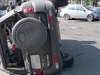 В Николаеве в ДТП попал автомобиль с военными, один из них погиб