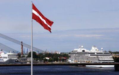 Латвия прекратила выдачу россиянам виз всех видов