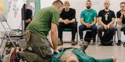 «Мы заняли нишу, где есть потребность». Волонтер о том, как научить украинцев основам тактической медицины — интервью - nv.ua - Украина - Киев