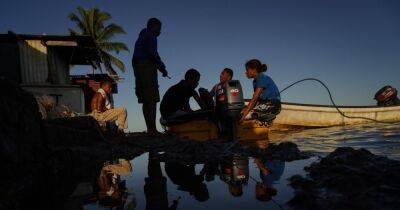 Океан наступает: на Фиджи приходится переселять людей из затопленных селений (фото)
