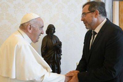 Посол Украины при Святом Престоле пригласил Папу Франциска в Украину