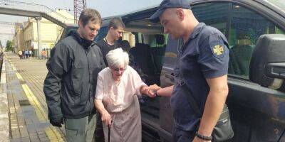 В Минреинтеграции сообщили, сколько людей удалось вывезти с Донбасса за первую неделю обязательной эвакуации