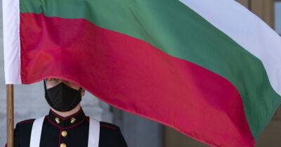Болгария тайно отправила в Украину через Польшу 4200 тонн оружия