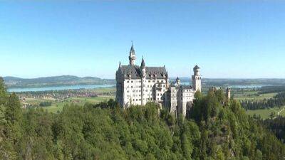 Бавария: реставрация "лебединого замка"