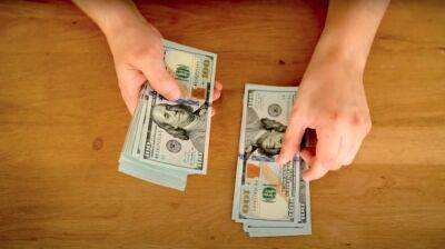 Доллар по курсу 36,6: в Нацбанке рассказали украинцам, как выгодно купить валюту