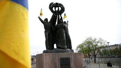 В Финляндии демонтировали подаренный СССР памятник