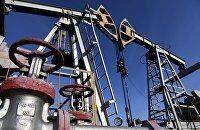 Цены на нефть падают в понедельник на опасениях вокруг спроса из-за рисков рецессии
