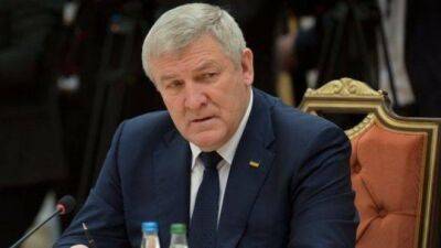 Харківські угоди: ДБР повідомило про підозру у держзраді колишньому міністру оборони