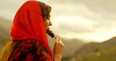 Иранским женщинам запретили сниматься в рекламе после ролика с мороженым (видео)