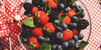 Сможет ли одна заплесневелая ягода испортить всю упаковку — мнение специалиста по пищевой безопасности