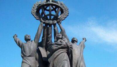 У Фінляндії демонтували радянський пам'ятник «Мир у всьому світі» (ФОТО, ВІДЕО)