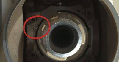 В марсоходе Perseverance застрял инородный объект: его не должно быть на Марсе (фото)