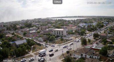 Взрывы в Крыму: туристы массово покидают Новофедоровку, на дорогах пробки