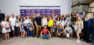 Волонтеры Харьковщины получили награды Минобороны (видео)
