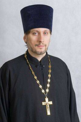 Задержан православный священник, который служил литию по Роману Бондаренко