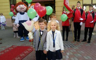 В гимназии №10 Гродно прошла торжественная линейка, приуроченная ко Дню знаний