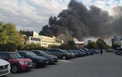 Во Львове вспыхнул масштабный пожар на заводе ЛАЗ | Новости и события Украины и мира, о политике, здоровье, спорте и интересных людях