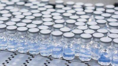 Регулятор ЕС одобрил новые вакцины против Covid, нацеленные на Omicron
