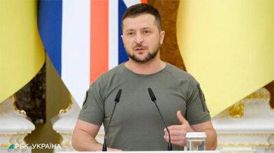 Зеленський через півроку війни скасував українську делегацію в ТКГ