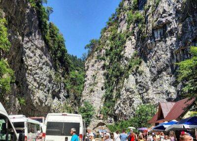 «Со временем начинаешь приспосабливаться»: инструкция по отдыху в Абхазии от бывалого туриста