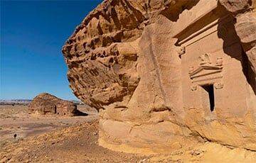 В Саудовской Аравии нашли колоссальную древнюю статую