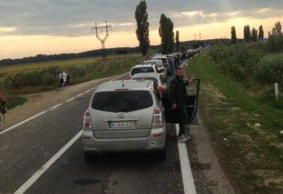 На шляху з Куп'янська до Білгородської області утворилася божевільна черга з машин