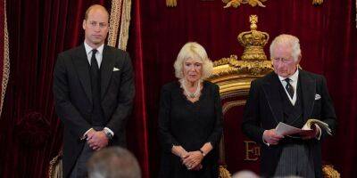 «Новый этап». Принц Уильям проявил трогательный жест в сторону королевы-консорта Камиллы на церемонии провозглашения Карла III королем