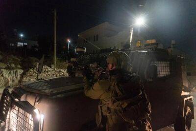 ЦАХАЛ задержал 3 подозреваемых террористов в ходе ночного рейда на Западном берегу