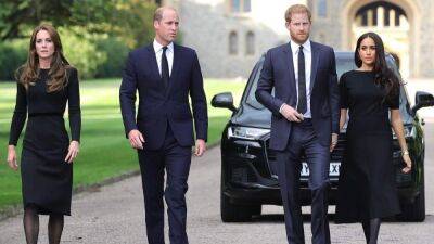 Принц Уильям и Кейт встретились с Гарри и Меган, чтобы почтить королеву: редкие фото