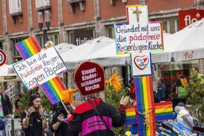 Католики Германии хотят исключить гомосексуальность из тяжких грехов