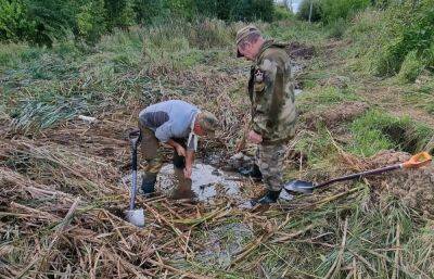 Поисковики нашли в Тверской области останки восьми красноармейцев и портсигар с именами владельцев